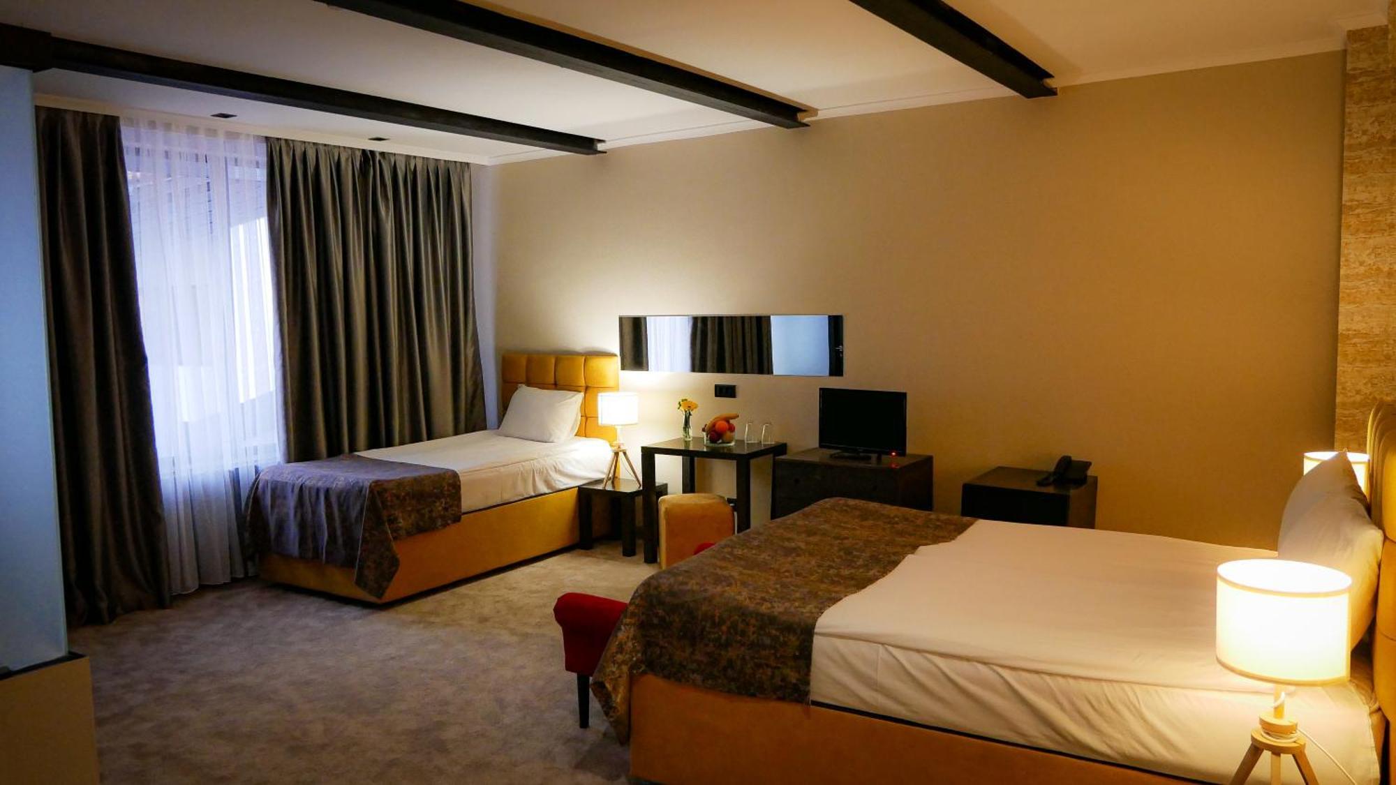 Riverside Boutique Otel